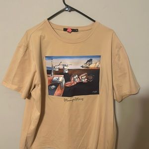 Men’s tan tee